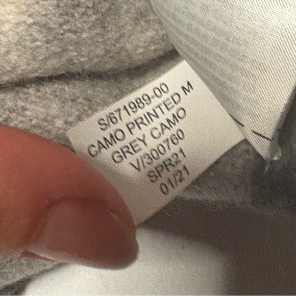 Banana Republic Kids Gray Camouflage Small Sweater - Picture 9 of 10